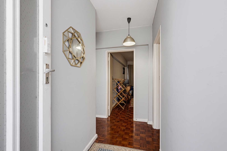 2 Bedroom Property for Sale in Sea Point Western Cape